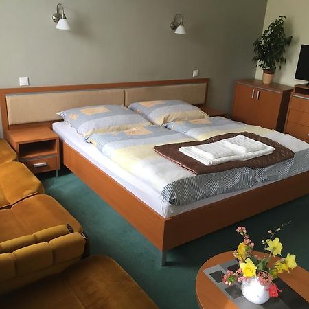 Apartman Darmon 皮耶什佳尼 外观 照片